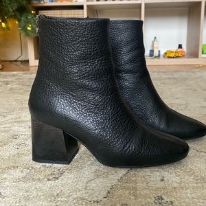 L’INTERVALLE leather boots 👢